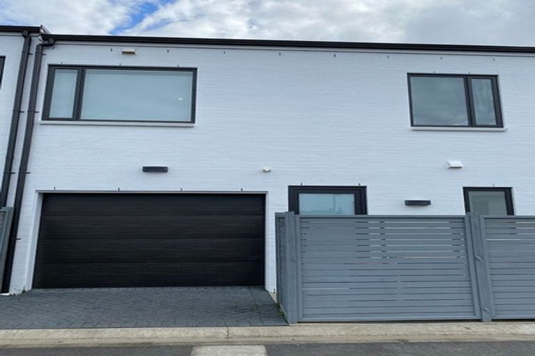 Photo of property in 4/21 Boyes Avenue, Whenuapai, Auckland, 0618