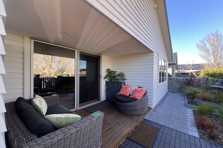 Photo of property in 14 Pounamu Place, Pegasus, 7612