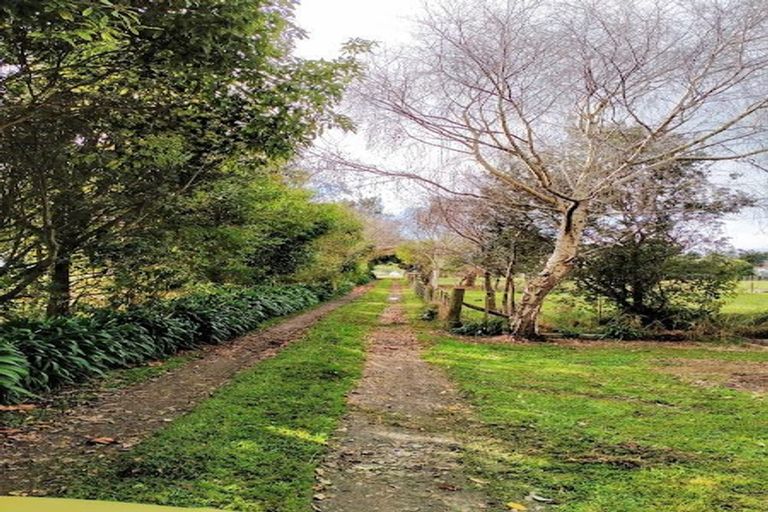 Photo of property in 211 Muhunoa Road West, Ohau, Levin, 5570