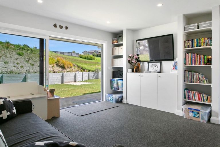Photo of property in 97 Loch Views Road, Acacia Bay, Taupo, 3385