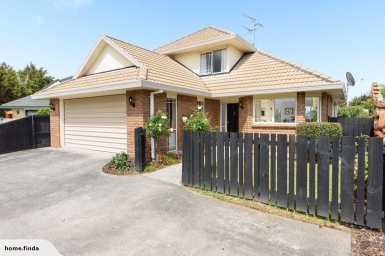 Photo of property in 12 Ridgemount Terrace, Welcome Bay, Tauranga, 3112