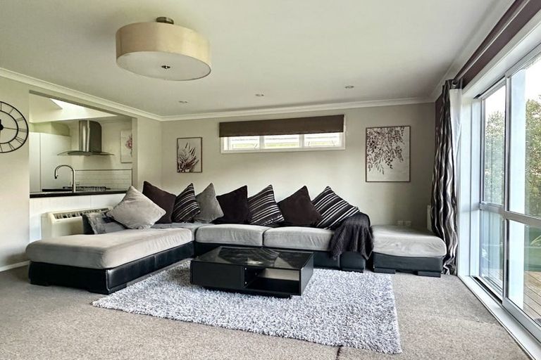 Photo of property in 64 Wellington Road, Wainuiomata, Lower Hutt, 5014