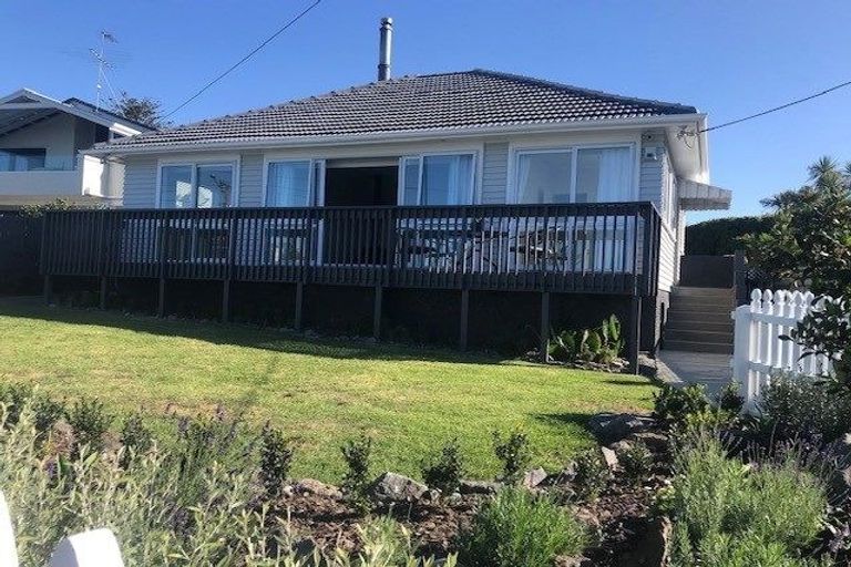Photo of property in 1/7 Nigel Road, Browns Bay, Auckland, 0630