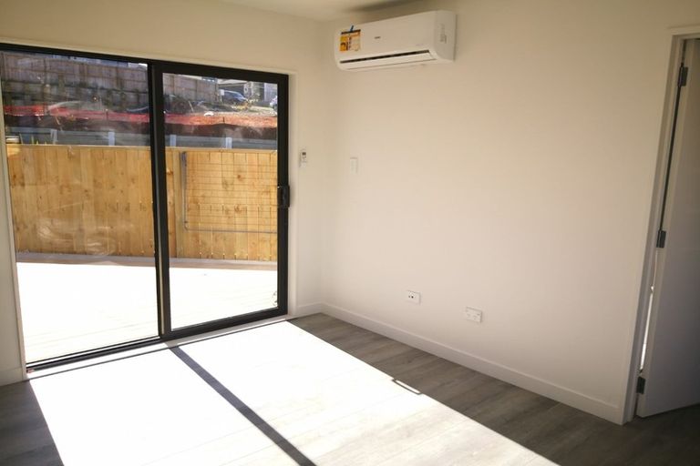 Photo of property in 135 Tiriwa Drive, Massey, Auckland, 0614