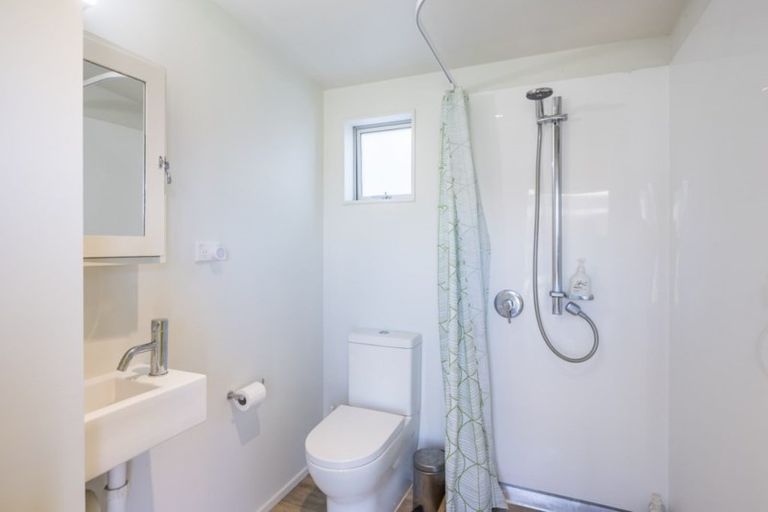 Photo of property in 33a Hicks Crescent, Waikanae Beach, Waikanae, 5036