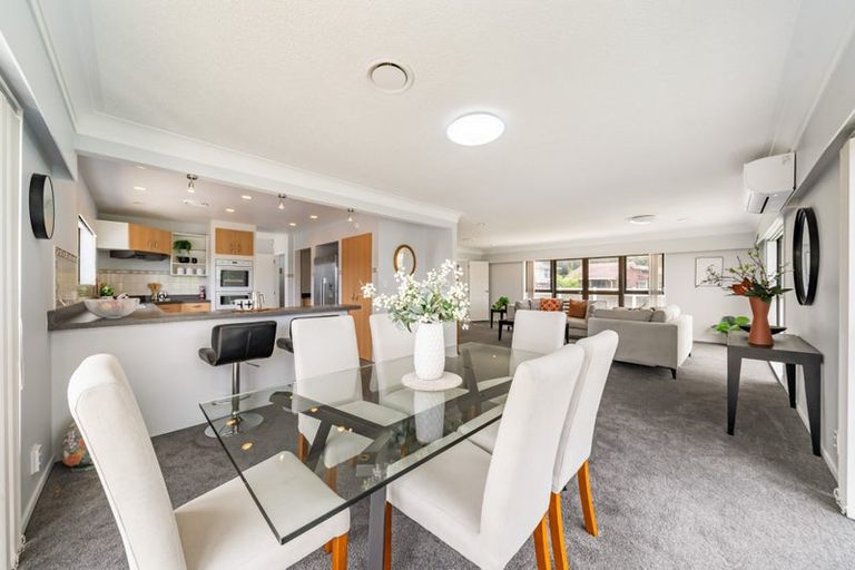 Photo of property in 7 King Charles Drive, Kingsley Heights, Upper Hutt, 5018