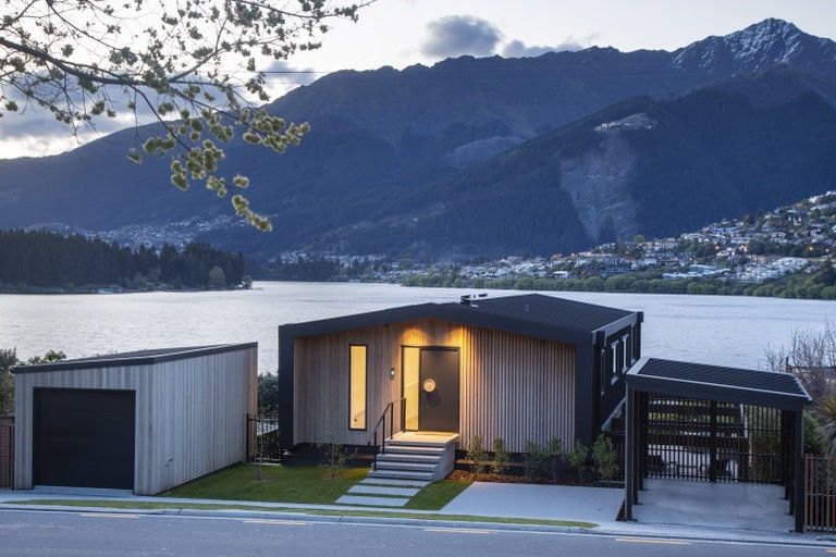 Photo of property in 513 Peninsula Road, Kelvin Heights, Queenstown, 9300