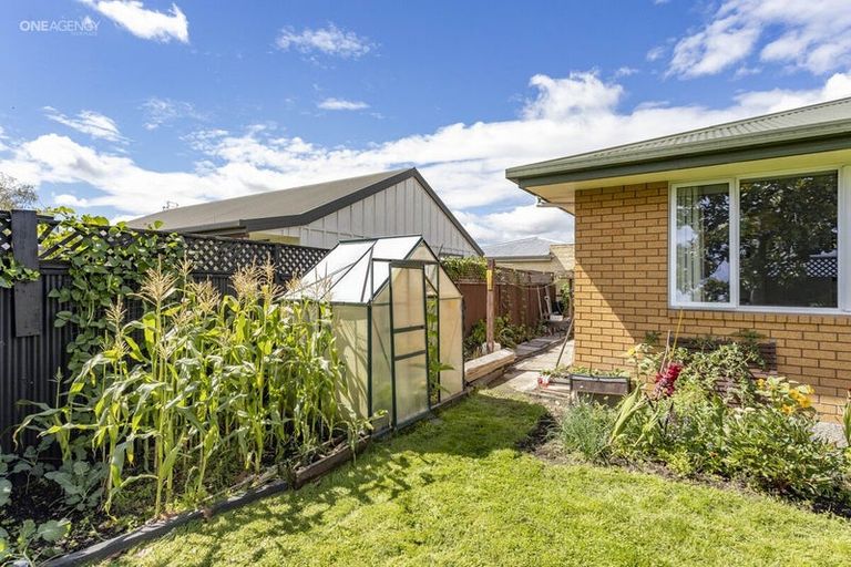 Photo of property in 102b West Belt, Rangiora, 7400