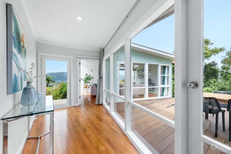 Photo of property in 34 Miromiro Road, Normandale, Lower Hutt, 5010