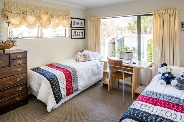 Photo of property in 4 Navigation Drive, Whitby, Porirua, 5024
