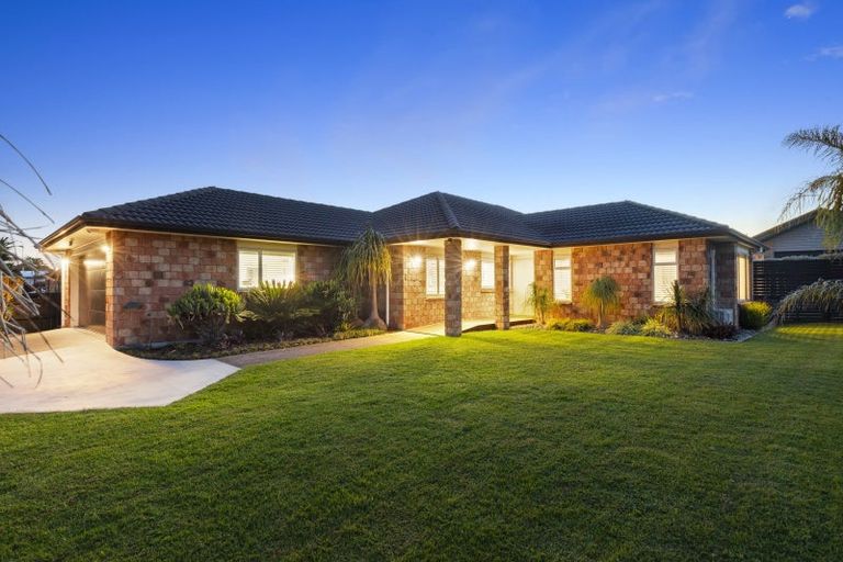 Photo of property in 15 Evans Court, Pukekohe, 2120