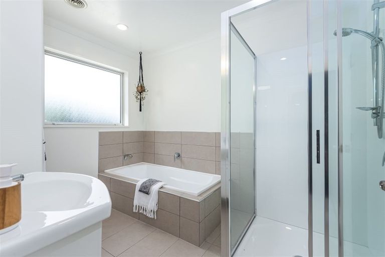 Photo of property in 28 James Hight Drive, Halswell, Christchurch, 8025