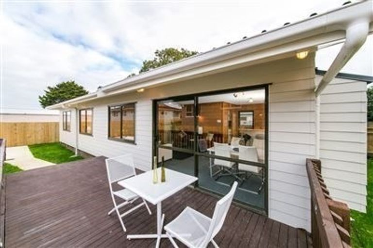 Photo of property in 36 Riverpark Crescent, Henderson, Auckland, 0610