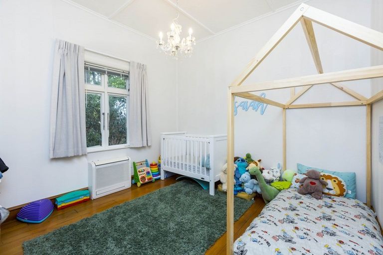 Photo of property in 30 Granville Street, Silverstream, Upper Hutt, 5019