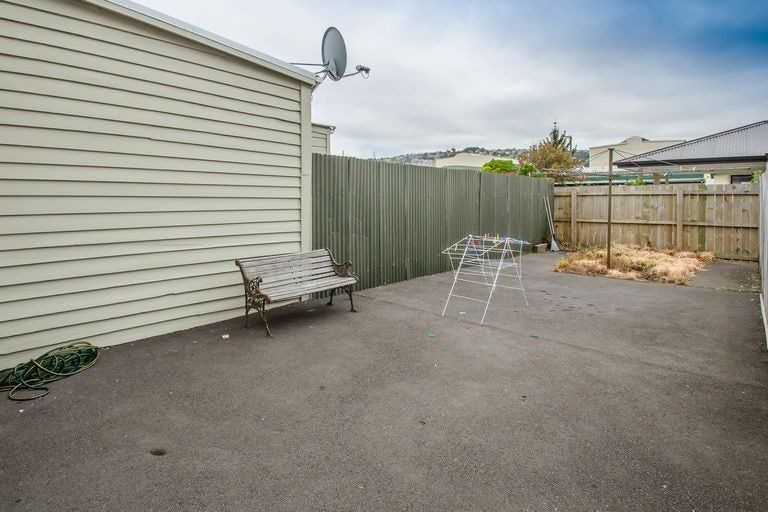 Photo of property in 32 Cutten Street, South Dunedin, Dunedin, 9012