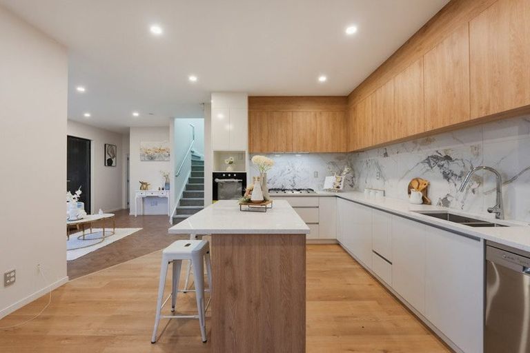 Photo of property in 30a Christmas Road, Manurewa, Auckland, 2102