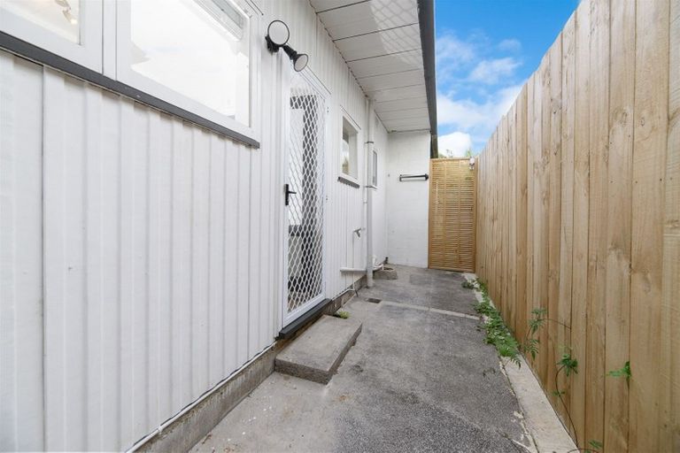 Photo of property in 2/7 James Road, Manurewa, Auckland, 2102