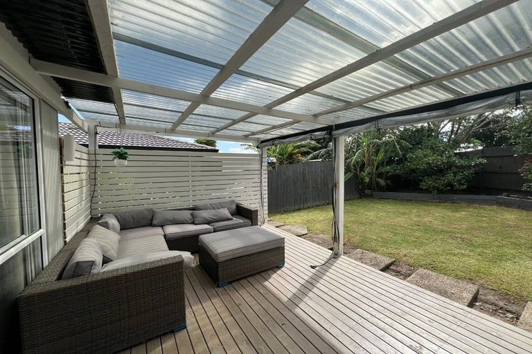 Photo of property in 2/25 Silver Creek Road, Weymouth, Auckland, 2103