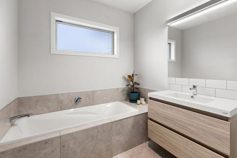 Photo of property in 22 Quarry Ridge, Poraiti, Napier, 4182