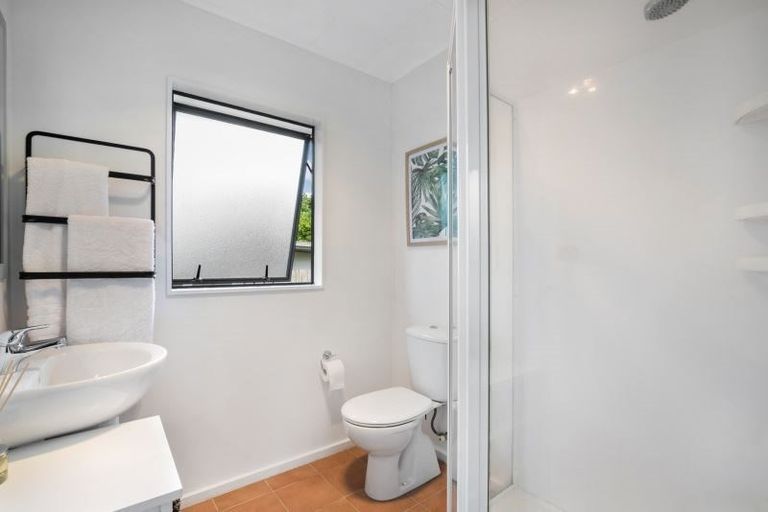 Photo of property in 2/93 Clevedon Road, Papakura, 2110