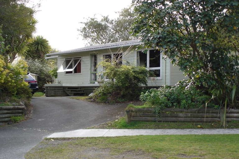 Photo of property in 16 Te Hatepe Avenue, Taupo, 3330