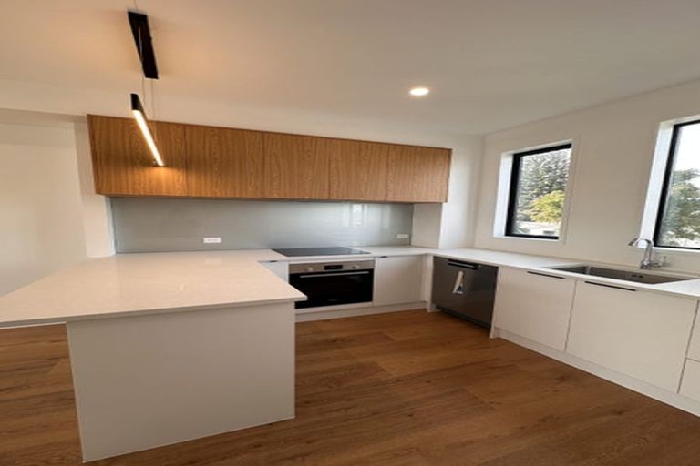 Photo of property in 2/2a Cambridge Road, Manurewa, Auckland, 2102