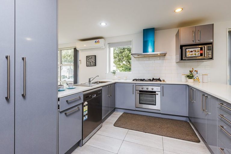 Photo of property in 37 Kauri Drive, Takanini, 2112