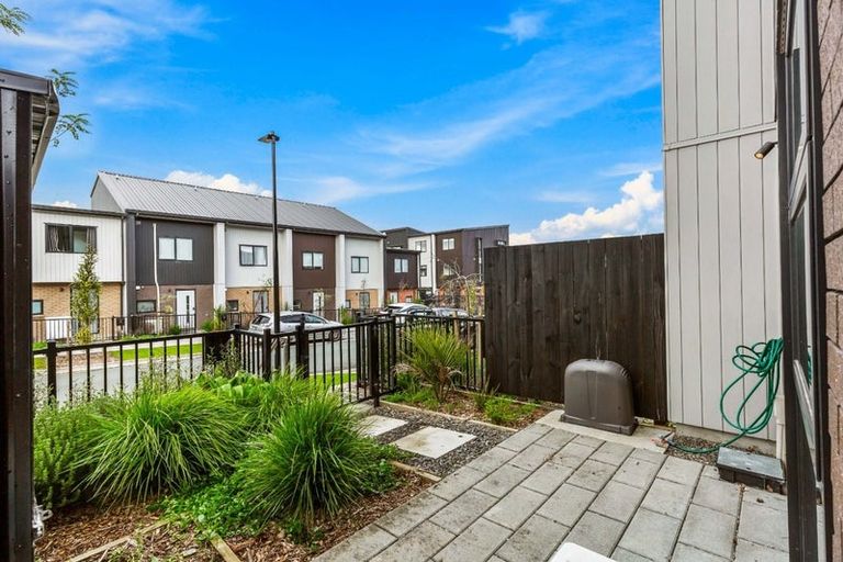 Photo of property in 11 Jabuka Street, Glen Eden, Auckland, 0602