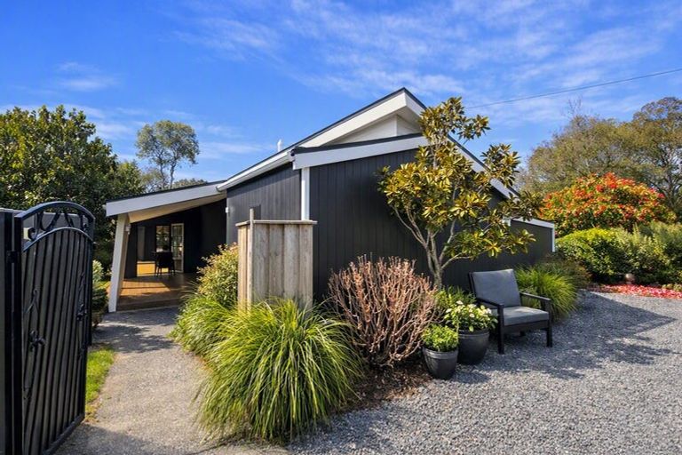 Photo of property in 43 Great North Road, Waipawa, 4210