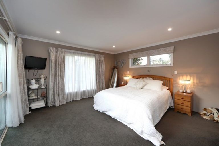 Photo of property in 3 Elizabeth Place, Clive, 4102