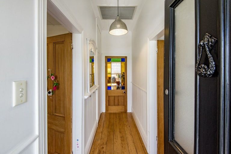 Photo of property in 27 William Bond Street, Stanley Point, Auckland, 0624