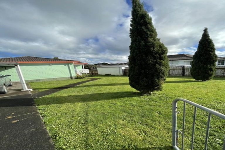 Photo of property in 2/14 Silver Creek Road, Weymouth, Auckland, 2103