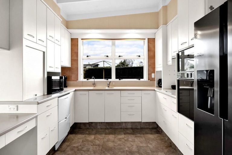 Photo of property in 3 Mccarthy Street, Hawera, 4610