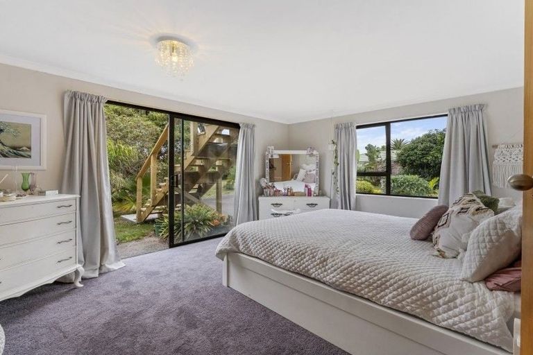 Photo of property in 298 Te Moana Road, Waikanae, 5036