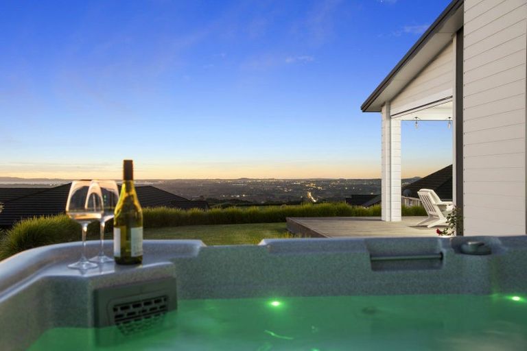 Photo of property in 19 Lawrence Carter Drive, Bombay, 2675