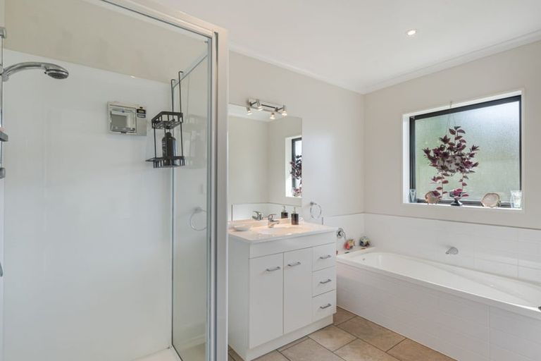 Photo of property in 8 Phoenix Court, Otaki, 5512