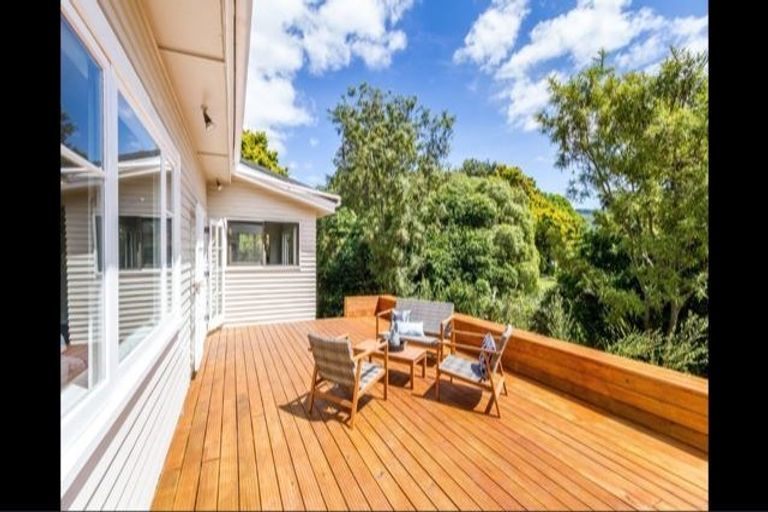 Photo of property in 19 Cecil Road, Tawa, Wellington, 5028