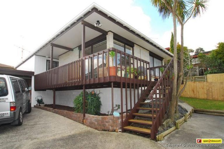 Photo of property in 2/21 Waiau Street, Torbay, Auckland, 0630