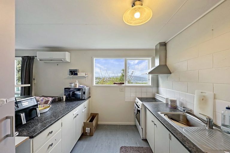 Photo of property in 10a Camellia Terrace, Maungaraki, Lower Hutt, 5010