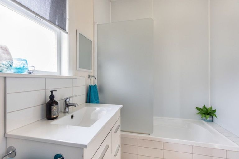 Photo of property in 2 Riverbend Road, Onekawa, Napier, 4110