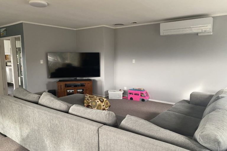 Photo of property in 15 Bowline Place, Whitby, Porirua, 5024