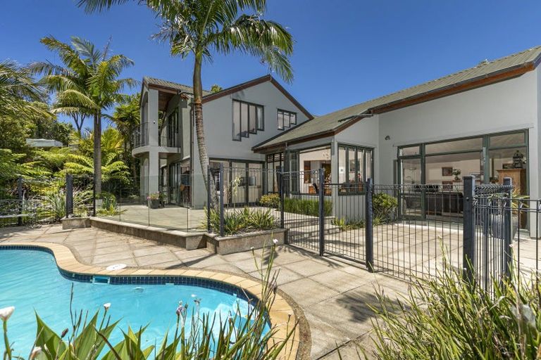 Photo of property in 41 Isobel Road, Greenhithe, Auckland, 0632