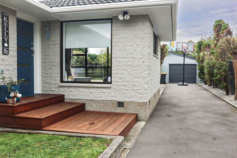 Photo of property in 142 Pacific Road, North New Brighton, Christchurch, 8083