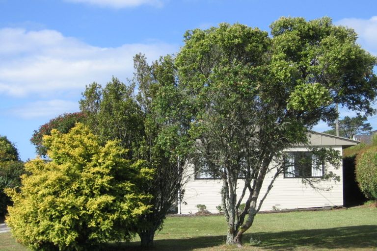Photo of property in 10 Drome View Place, Beach Haven, Auckland, 0626