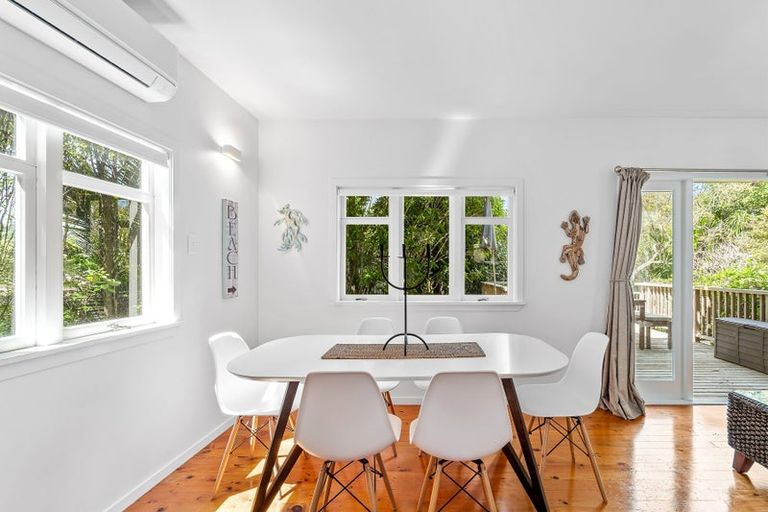 Photo of property in 62 Clinton Road, Tawharanui Peninsula, Matakana, 0986