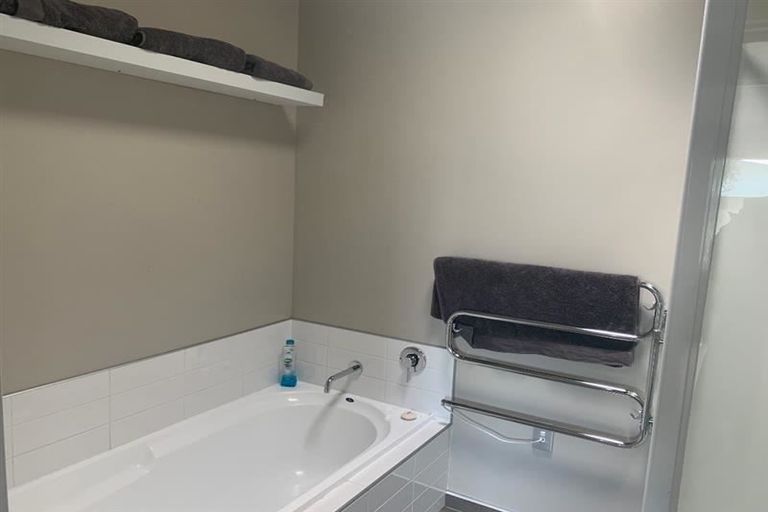 Photo of property in 96a Packe Street, Edgeware, Christchurch, 8013