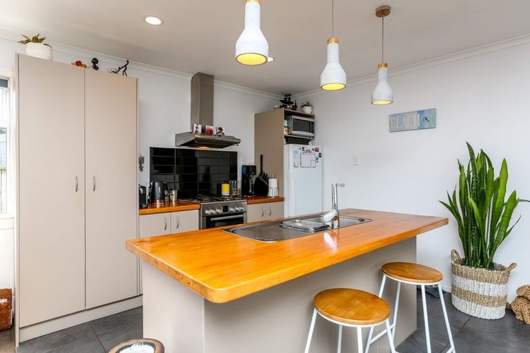 Photo of property in 31 Mclean Street, Strandon, New Plymouth, 4312