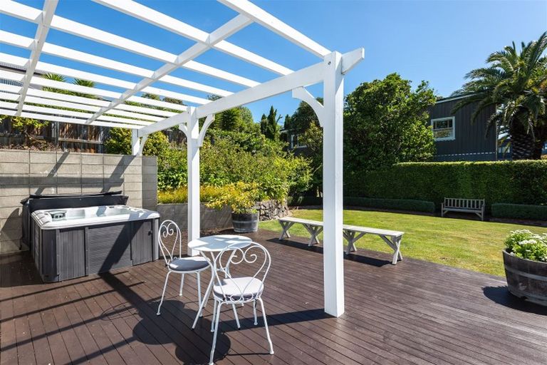 Photo of property in 52 Saint Andrews Hill Road, Mount Pleasant, Christchurch, 8081