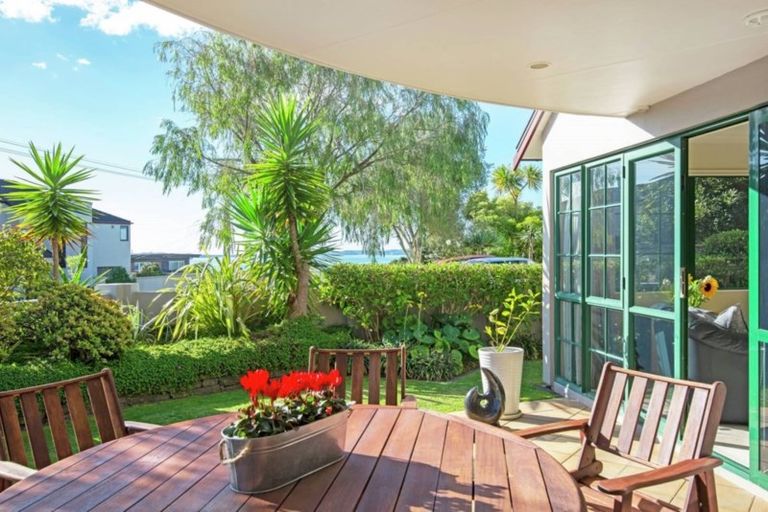 Photo of property in 2 Beach Road, Mellons Bay, Auckland, 2014