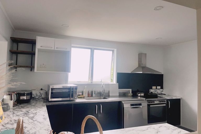 Photo of property in 3 Shale Avenue, Massey, Auckland, 0614